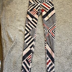 Niyama Sol White Stripes leggings